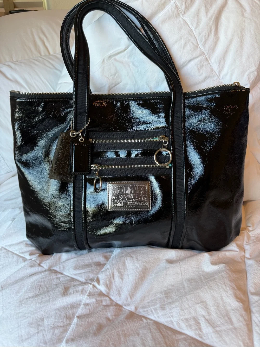 Vintage Coach Poppy glam  Patent Leather Tote Bag with Signature Plaque.